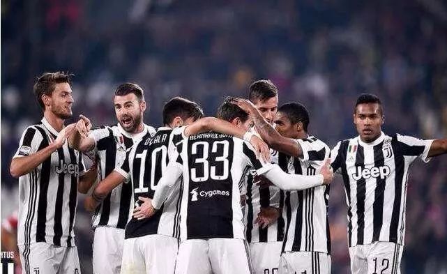 中场核心跑动全场第一，数据炸裂（中场大脑全场跑动第一，数据爆棚）