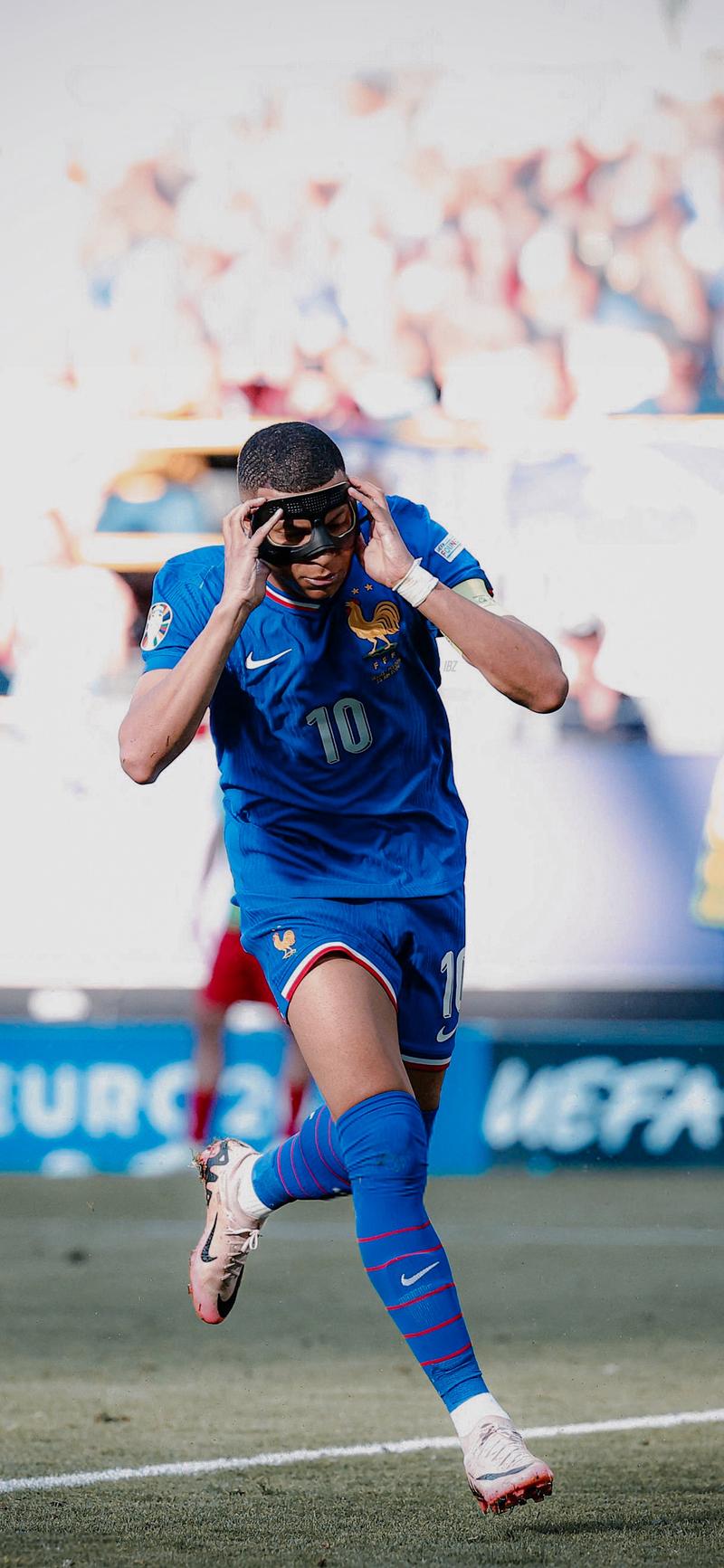 皇马vs曼城：罗德里戈、维尼修斯首发，哈兰德、多库出战（皇马对阵曼城：罗德里戈、维尼修斯先发，哈兰德、多库登场）