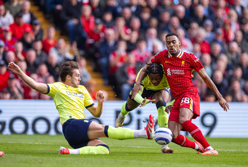 帕拉迪诺：我们和蓝军目前欧冠都是10分，明天我们会全力一搏（帕拉迪诺：与蓝军欧冠同为10分，明天我们将全力以赴）