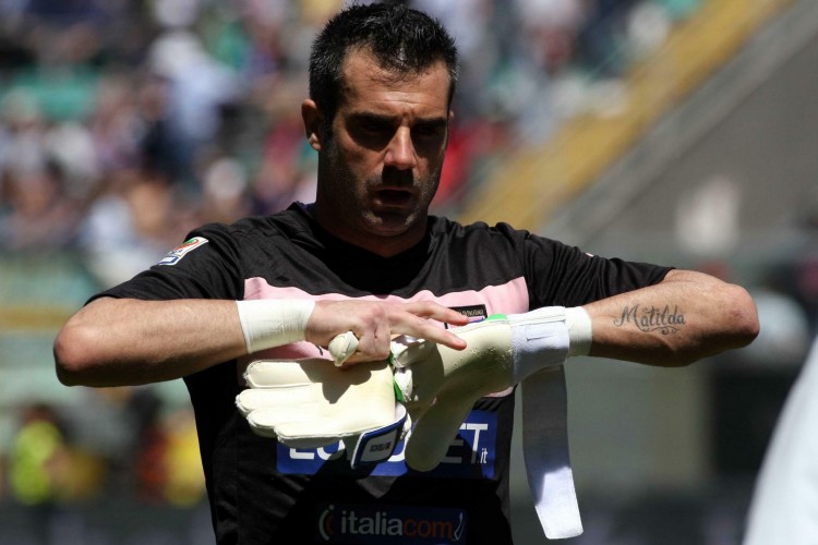 太犀利！看当年和中国男篮对阵时的闪电侠韦德（锋芒毕露！重温韦德当年对阵中国男篮的闪电表现）