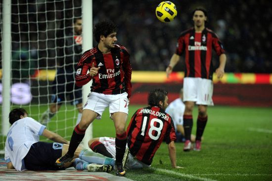 为冰雪赴一座城丨解锁冬日限定快乐（向雪而行赴一城丨开启冬日限定欢愉）