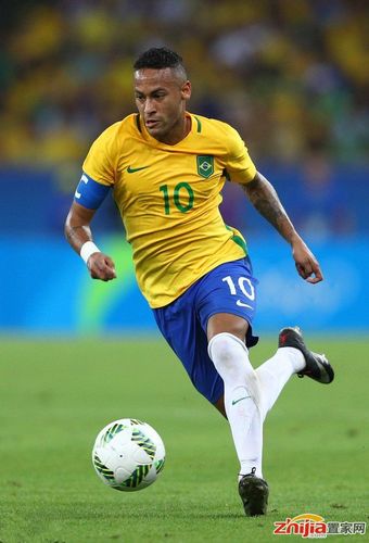 篮球湖人锁定比赛胜局，球迷狂喜（湖人提前奠定胜势，球迷欢腾）