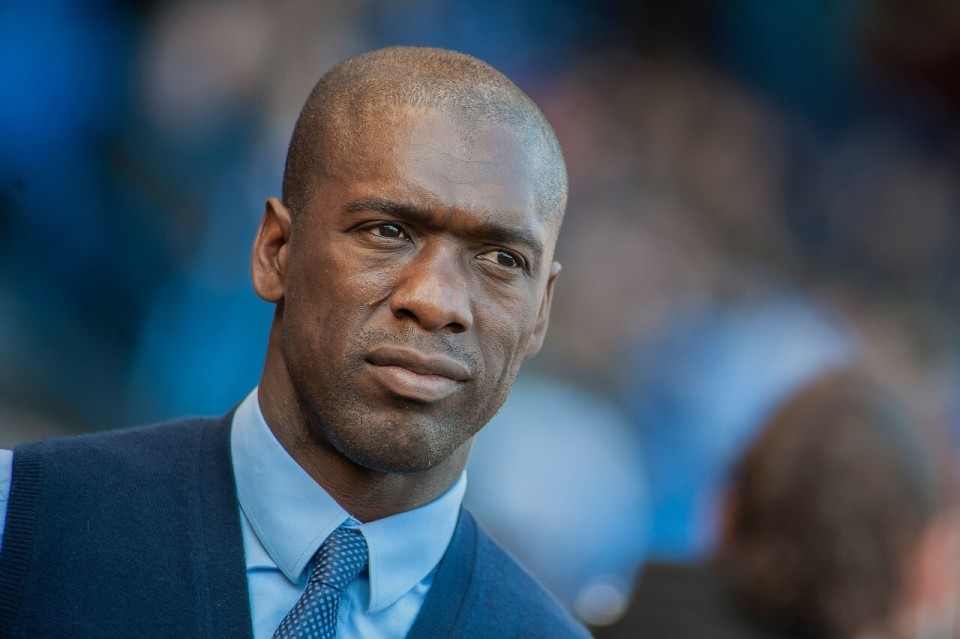 阿森纳客场2-1战胜阿斯顿维拉，维拉绝杀，阿森纳争冠形势艰难。（阿森纳客场2-1击败阿斯顿维拉，维拉读秒绝杀，枪手争冠前景堪忧）