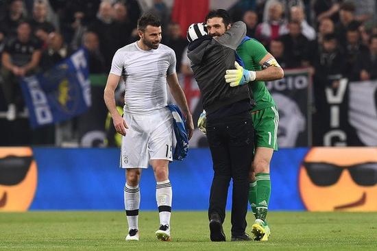 首尔主帅：赛前和林加德讨论过，让他更好地去领导球队（首尔主帅：赛前已与林加德沟通，助其更好带队）