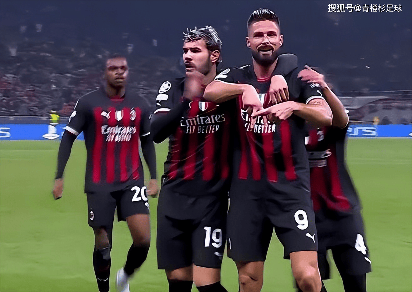 阿德莱德联官方：古德温在场边默默支持着队友们（阿德莱德联官宣：古德温场边观战，低调为队友打气）