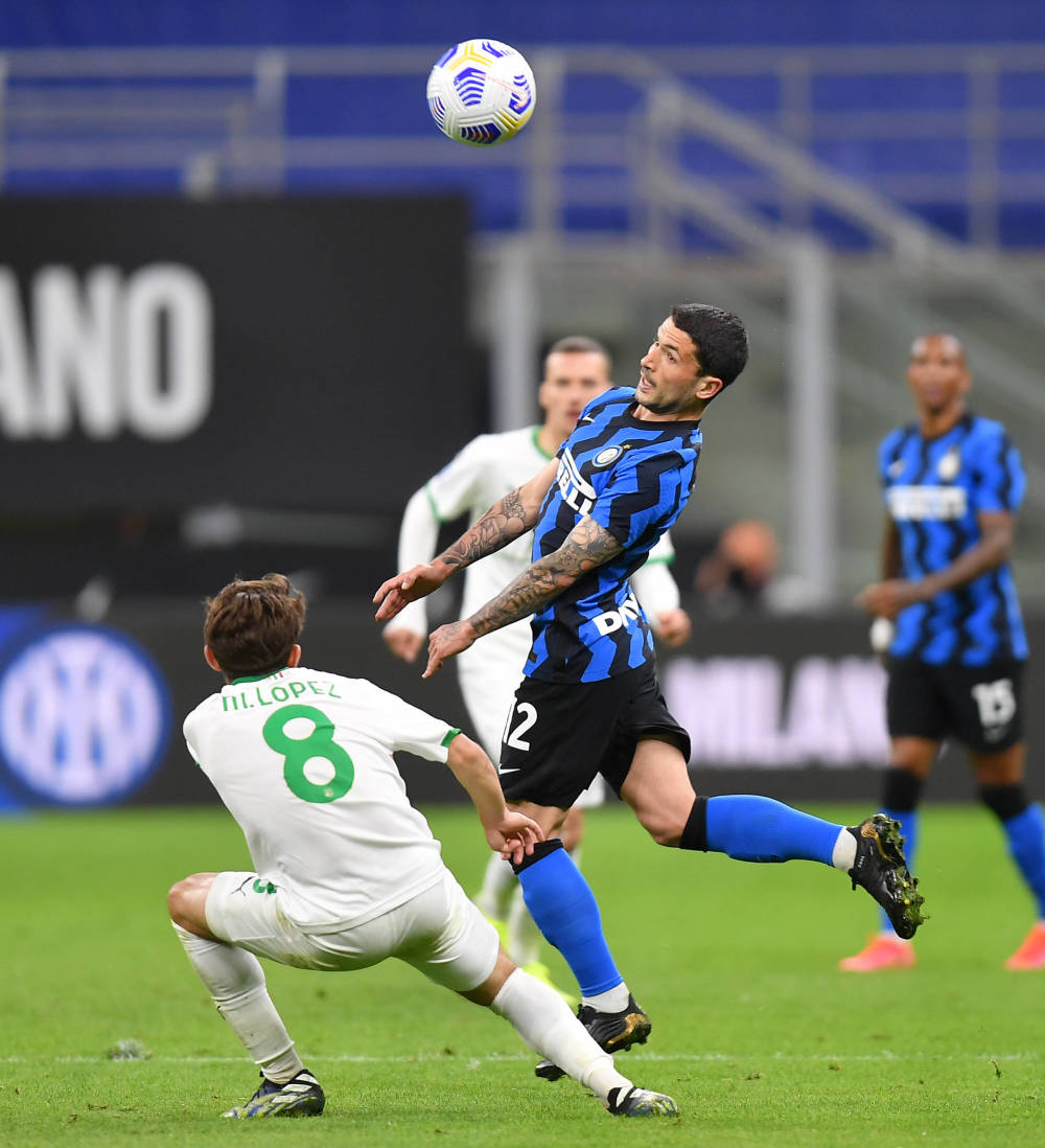 TA：曼城明夏可能签右后卫和右边锋，他们仍在关注利夫拉门托（TA：曼城或在明夏引进右后卫与右边锋，利夫拉门托仍列目标）