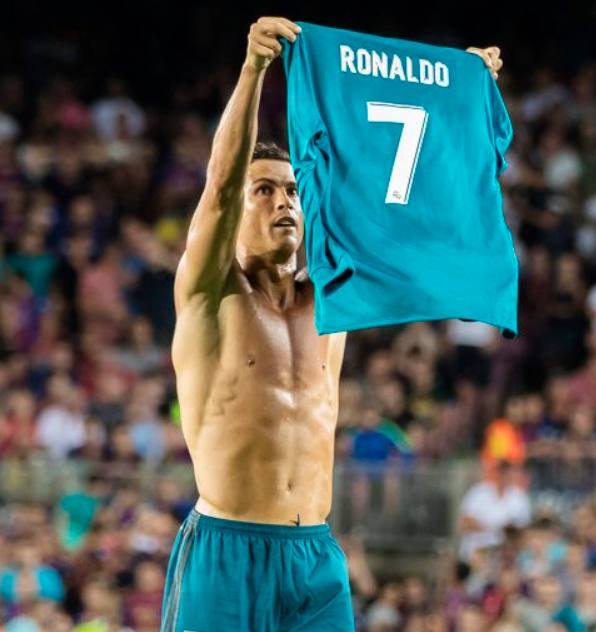 杜罗吹自己：我的倒钩实在太帅了，我已经看了二十多遍了（杜罗自夸：这脚倒钩太帅了，我回放看了二十多遍）